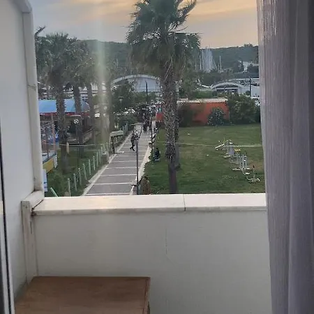 Renos Lounge 3* Seferihisar