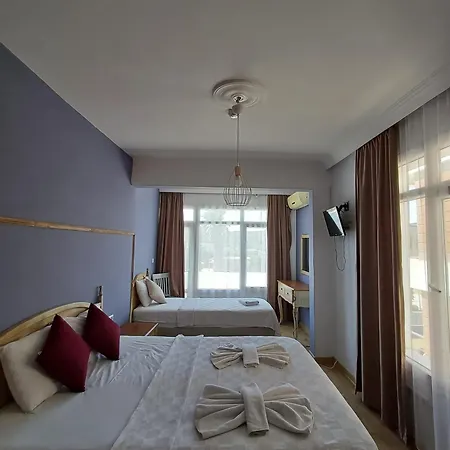 Renos Lounge