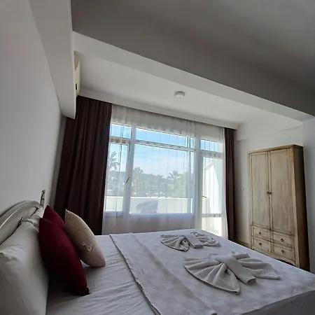 Renos Lounge Hotel