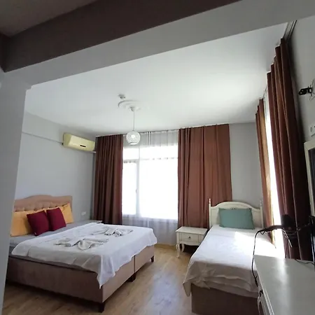 Renos Lounge ホテル